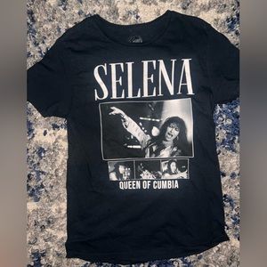 Selena Graphic Tee